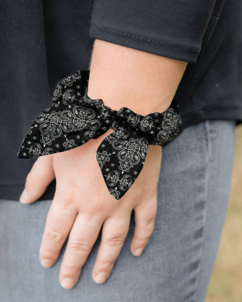 Mary Square Tie Scrunchie Boho - Set of 4 Animal Print Tie Scrunchies Hairwraps - Leopard Cheetah Patterns of Back Grey and White